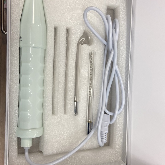 Pure Daily Care - Picture 2 of 3